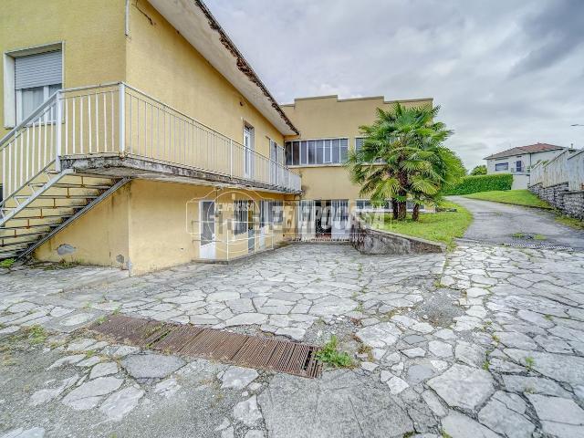 Capannone in vendita a Ternate, Lombardia