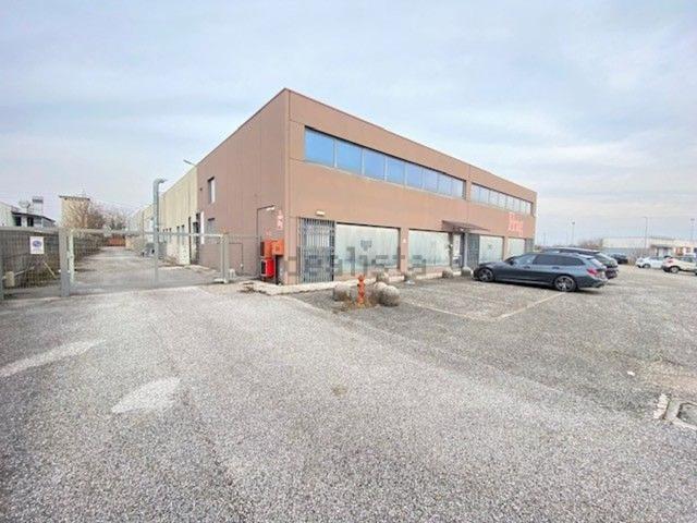 Capannone in vendita a Pradamano, Friuli-Venezia Giulia