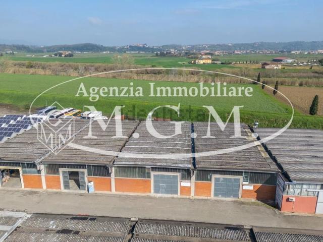 Capannone in vendita a Oltrera, Pontedera