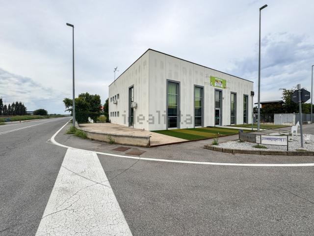 Capannone in vendita a Soncino, Lombardia
