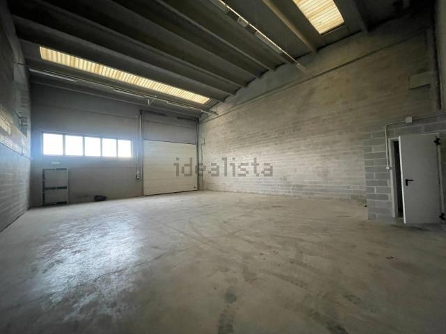 Capannone in vendita a Santa Maria La Longa, Friuli-Venezia Giulia
