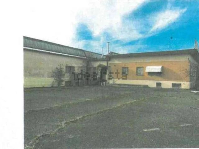 Capannone in vendita a Quaregna Cerreto, Biella