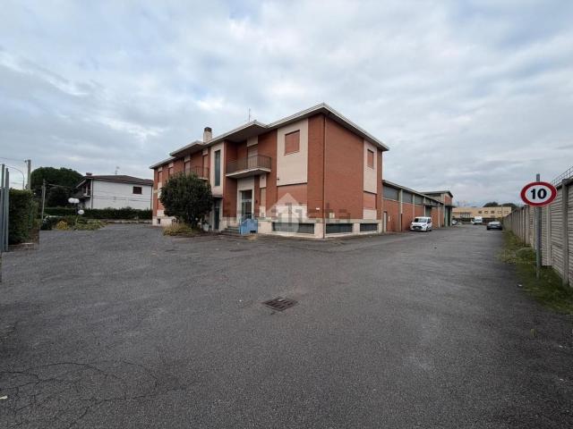 Capannone in vendita a Gorle, Lombardia