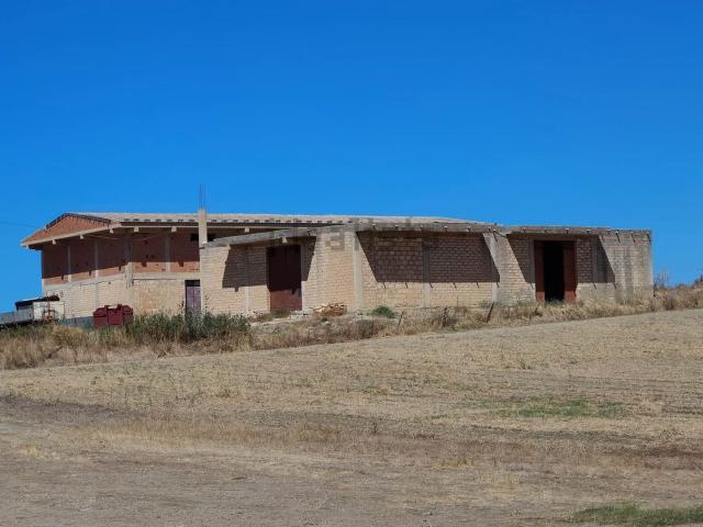 Capannone in vendita a Comiso, Sicilia