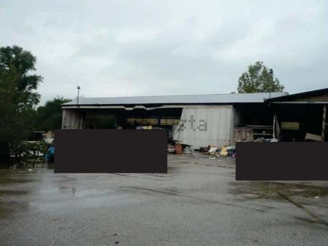 Capannone in vendita a Susegana, Veneto