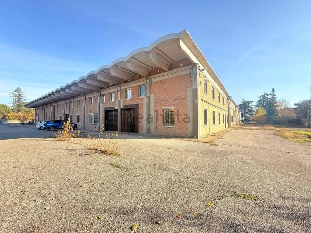 Capannone in vendita a Unione Comuni Modenesi Area Nord, Mirandola