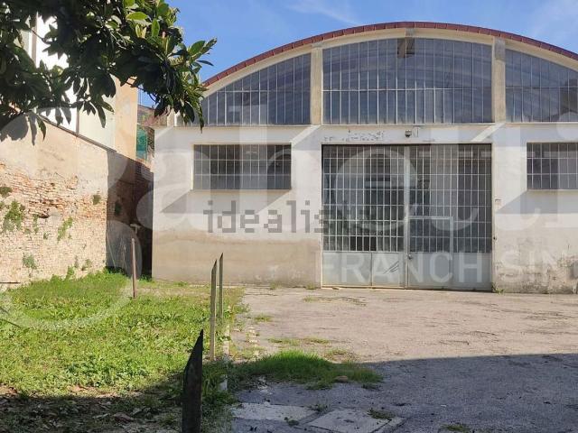 Capannone in vendita a Unione della Romagna Faentina, Faenza