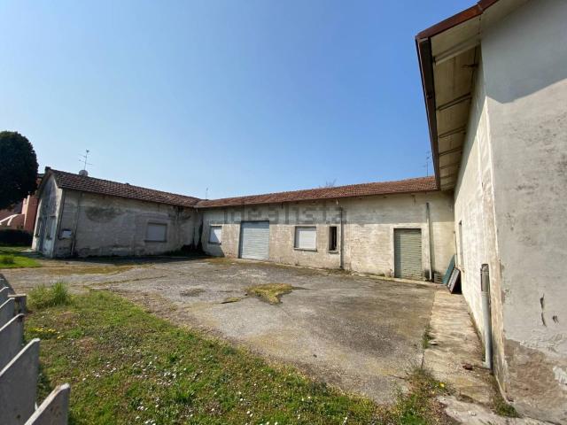 Capannone in vendita a Moglia, Lombardia