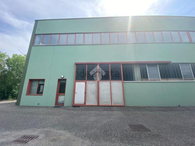 Capannone in vendita a Albano Sant'alessandro, Lombardia