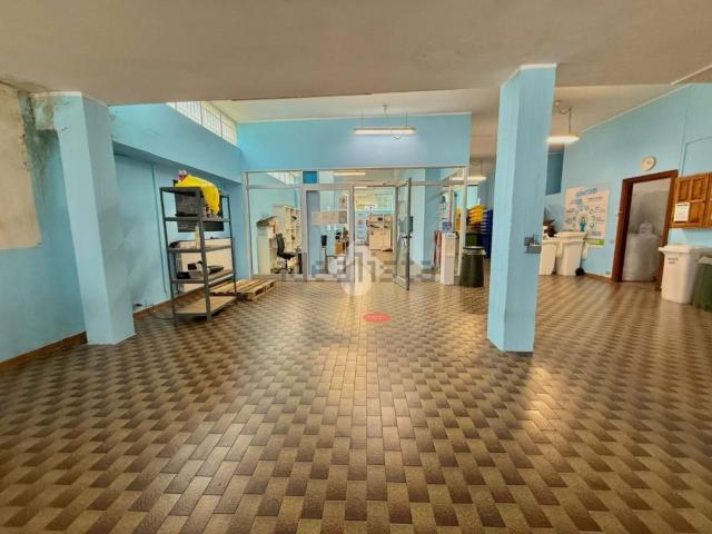 Capannone in vendita a Monza, Lombardia