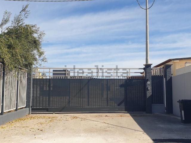 Capannone in vendita a Puglia, Barletta-andria-trani