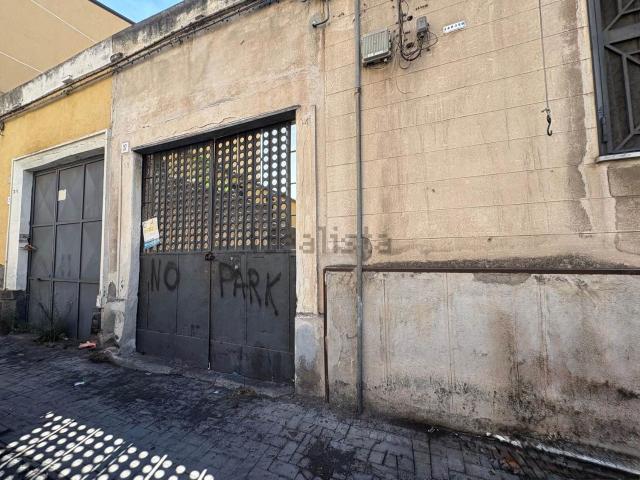 Capannone in vendita a Monte Po-Nesima-San Leone-Rapisardi, Catania