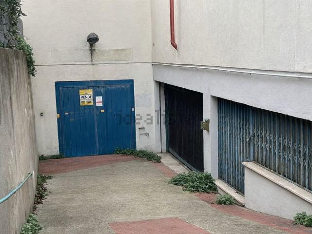 Capannone in vendita a Latina, Lazio