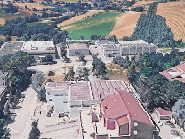 Capannone in vendita a Marche, Fermo