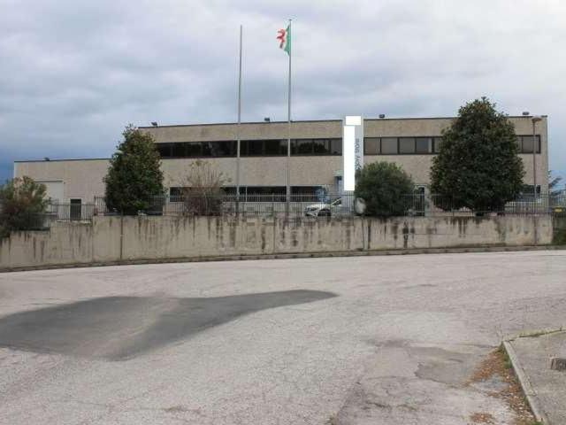 Capannone in vendita a Marche, Fermo