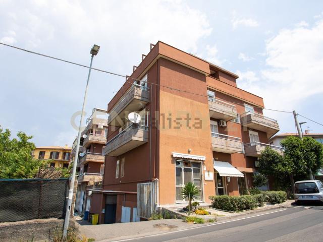 Capannone in vendita a Camporotondo Etneo, Sicilia