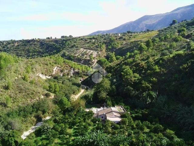 Capannone in vendita a Castellammare del Golfo, Trapani