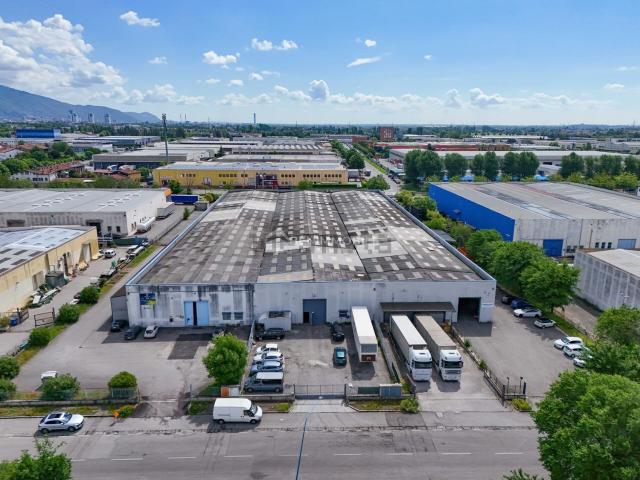 Capannone in vendita a Zona Sud, Brescia