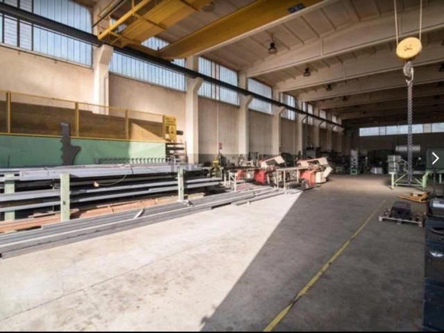 Capannone in vendita a Oltrestazione, Legnano