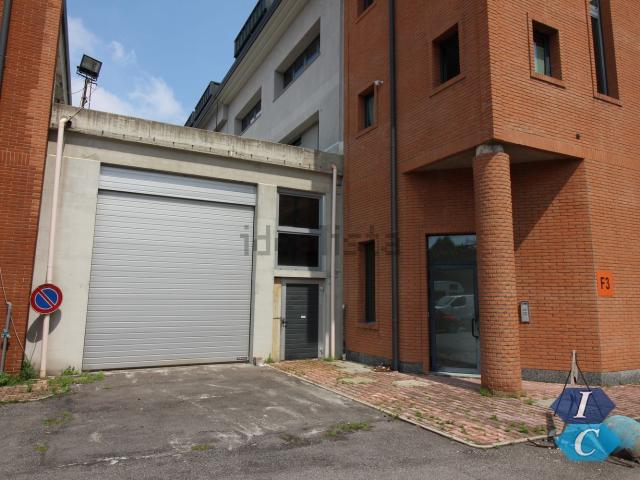 Capannone in vendita a Bollate, Lombardia
