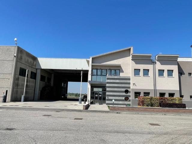 Capannone in vendita a Albaredo D'adige, Veneto