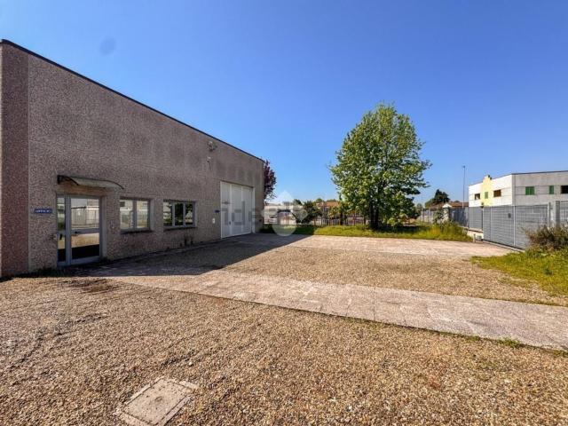 Capannone in vendita a Orio Litta, Lodi
