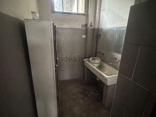 Capannone in vendita a Regina Pacis, Monza