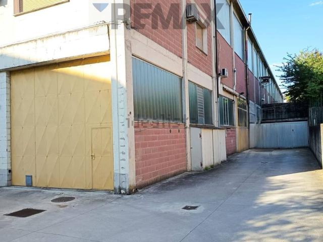 Capannone in vendita a Salsomaggiore Terme, Reggio Emilia
