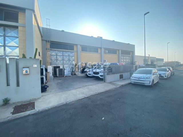 Capannone in vendita a Puglia, Bari