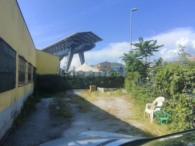 Capannone in vendita a Carrara, Toscana