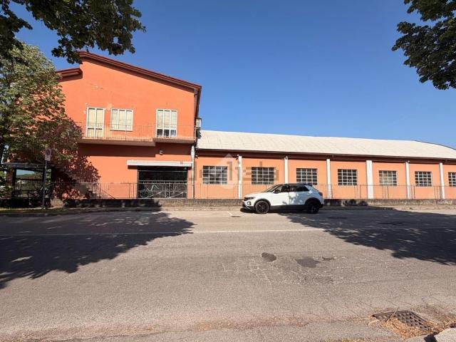 Capannone in vendita a Selvazzano Dentro, Veneto