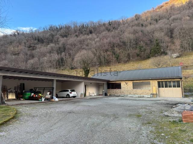 Capannone in vendita a San Francesco, Canzo