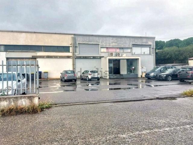 Capannone in vendita a I Circoscrizione, Messina