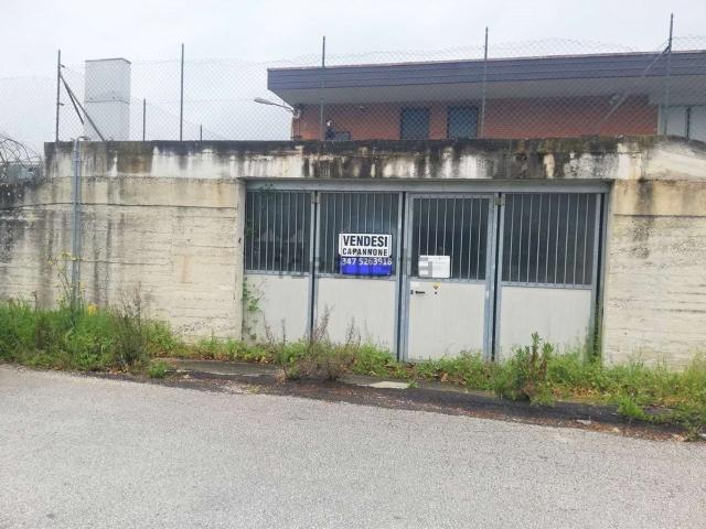 Capannone in vendita a Marche, Ancona