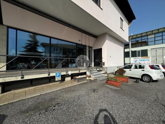 Capannone in vendita a Villa Di Serio, Lombardia