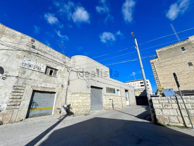 Capannone in vendita a Puglia, Barletta-andria-trani