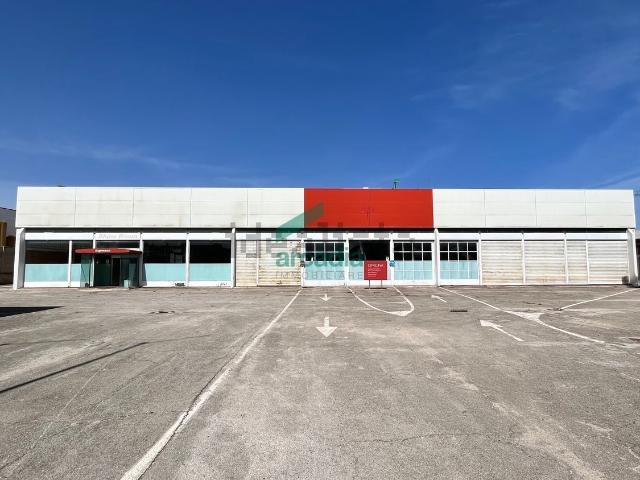 Capannone in vendita a Bari