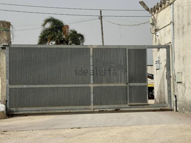 Capannone in vendita a Puglia, Lecce