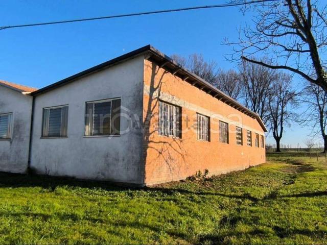 Capannone in vendita a Unione delle Terre d'Argine, Soliera