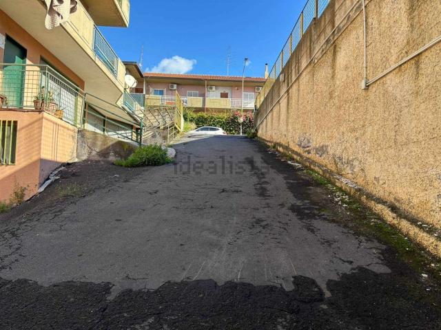 Capannone in vendita a San Pietro Clarenza, Sicilia