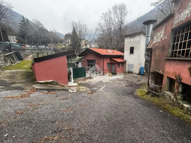 Capannone in vendita a Laorca, Lecco