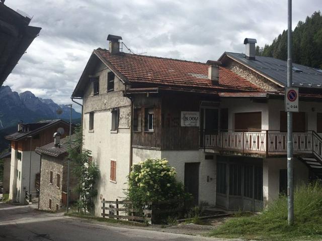 Capannone in vendita a Nebbiù di Cadore, Pieve Di Cadore