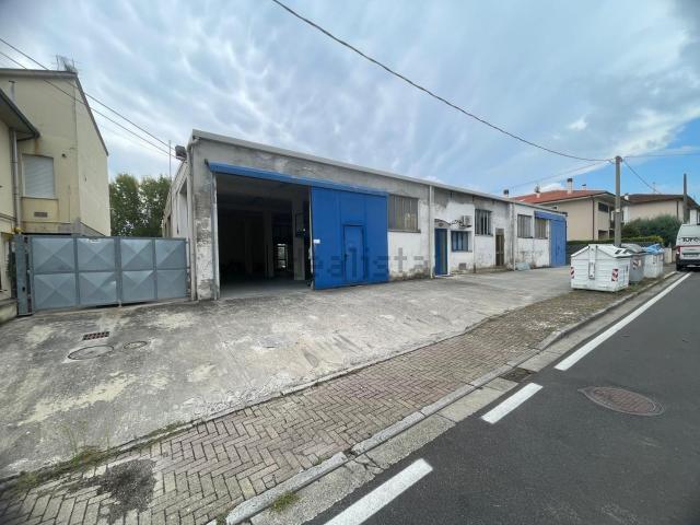 Capannone in vendita a Terricciola, Toscana