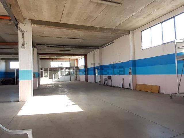 Capannone in vendita a Avezzano, Abruzzo