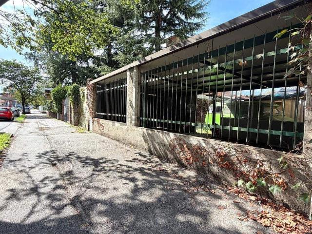 Capannone in vendita a Piazzo, Biella