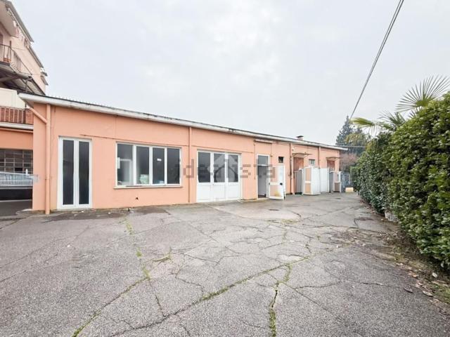 Capannone in vendita a Zona Est, Brescia