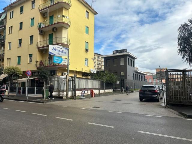 Capannone in vendita a Casoria, Campania