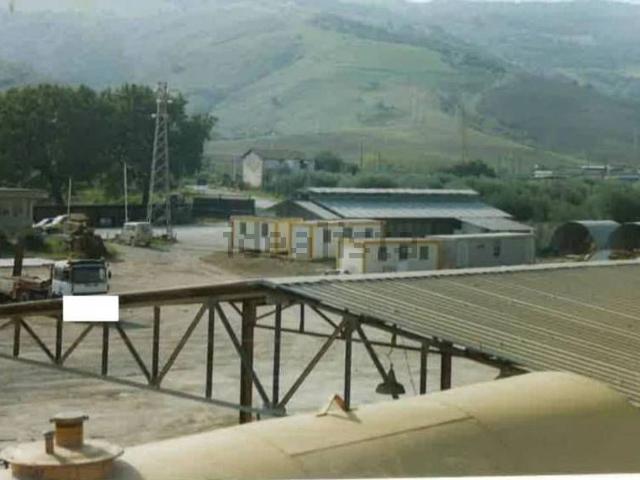 Capannone in vendita a Salandra, Basilicata