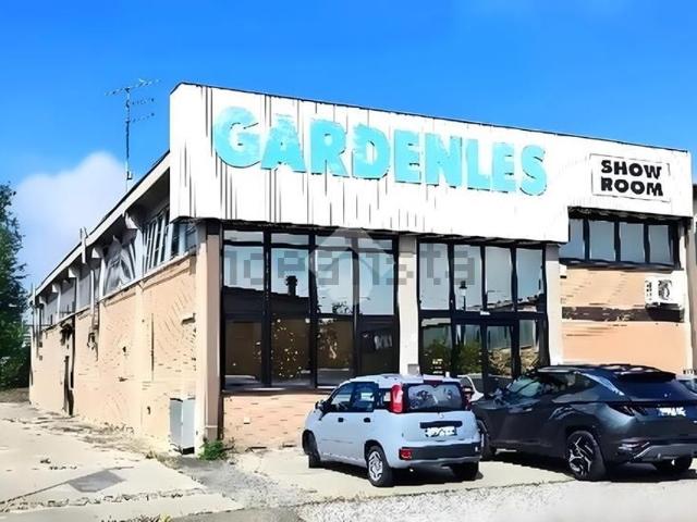 Capannone in vendita a Moglia, Mantova