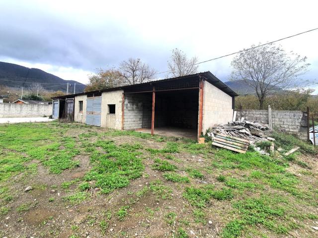 Capannone in vendita a Montoro, Campania